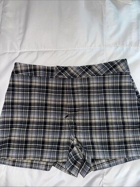 I.N. San Francisco Black and Cream Plaid High-Waist Shorts